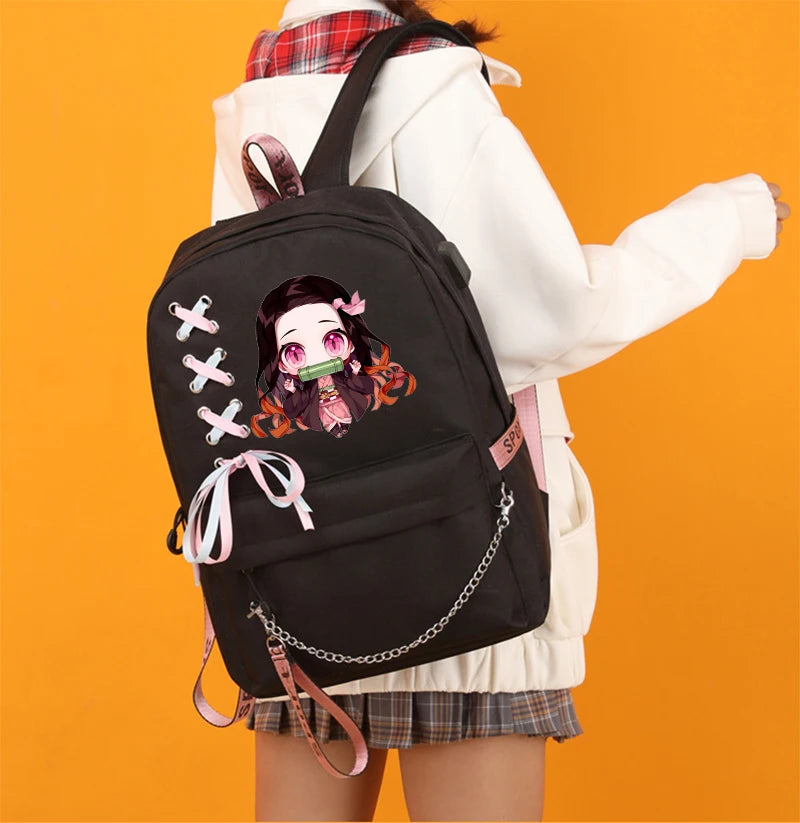 Mochila Demon Slayer impermeable con puerto USB – Diseño Kamado Nezuko